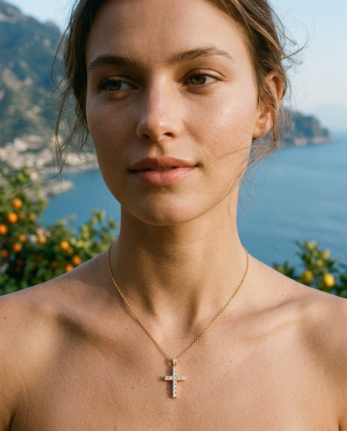 Como Cross Necklace